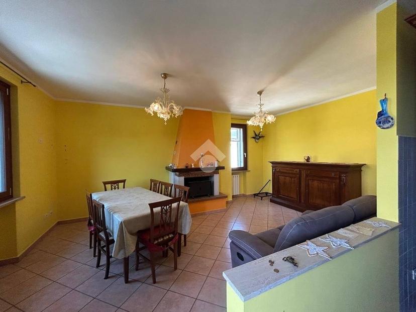 Trilocale via Flaminia Sud, Vescia, Belfiore, Scanzano, Foligno — foto 11 di 24