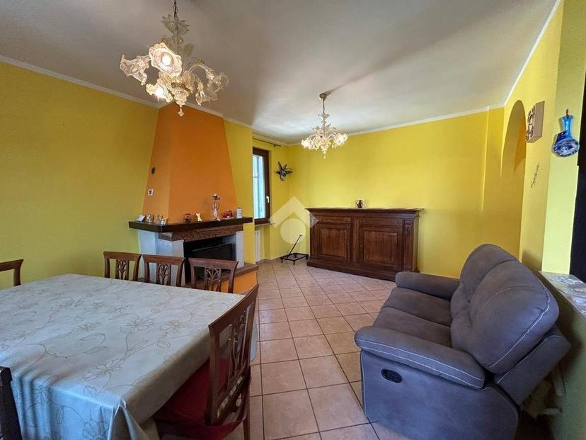 Trilocale via Flaminia Sud, Vescia, Belfiore, Scanzano, Foligno — foto 18 di 24