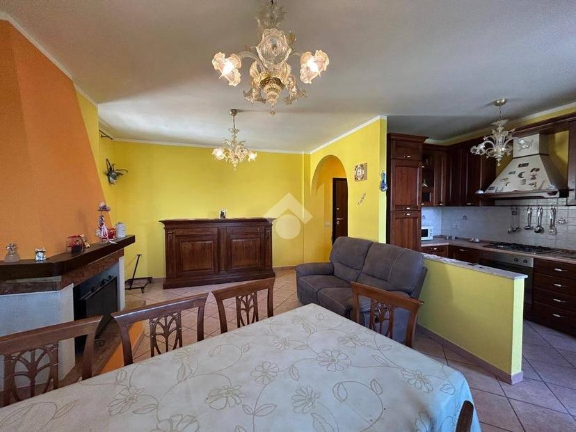 Trilocale via Flaminia Sud, Vescia, Belfiore, Scanzano, Foligno — foto 20 di 24