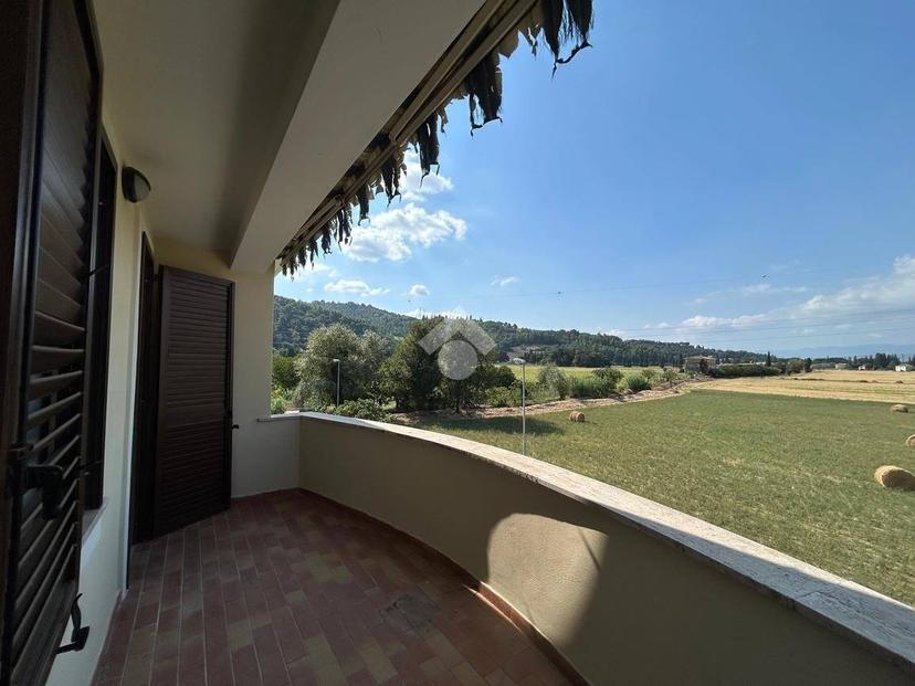 Trilocale via Flaminia Sud, Vescia, Belfiore, Scanzano, Foligno — foto 8 di 24