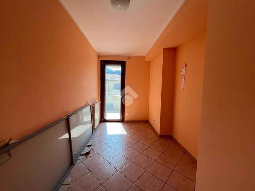 Trilocale via Flaminia Sud, Vescia, Belfiore, Scanzano, Foligno — foto 10 di 24