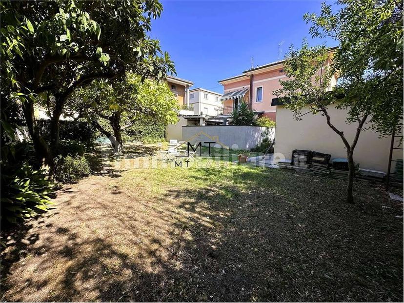 Appartamento buono stato, primo piano, Montegranaro - Loreto, Pesaro — foto 12 di 25