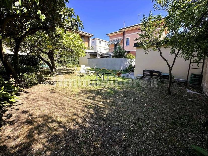 Appartamento buono stato, primo piano, Montegranaro - Loreto, Pesaro — foto 17 di 25