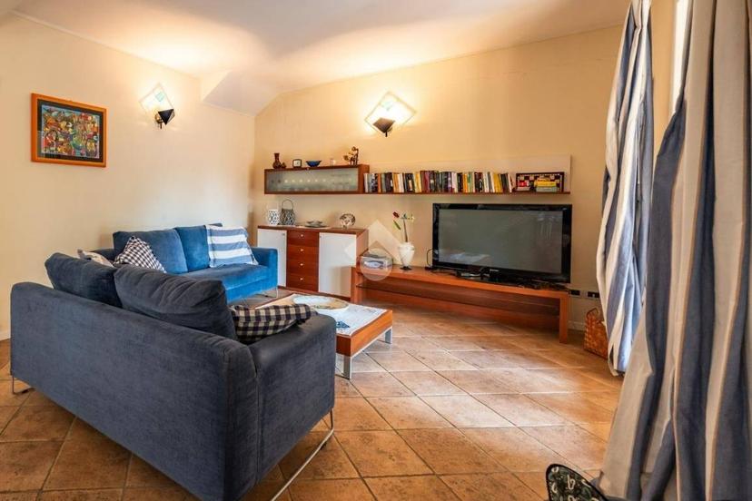 Trilocale via Montiroli, San Felice del Benaco — foto 16 di 49