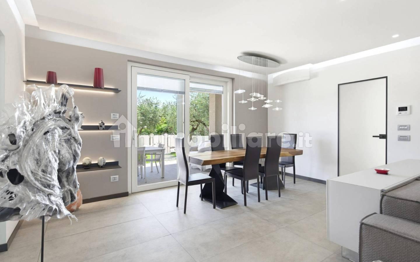 Villa unifamiliare via Gaslago 32, Centro, Polpenazze del Garda