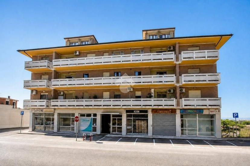 Quadrilocale via Papa Giovanni XXIII 29, Centro, Monte Urano — foto 4 di 19