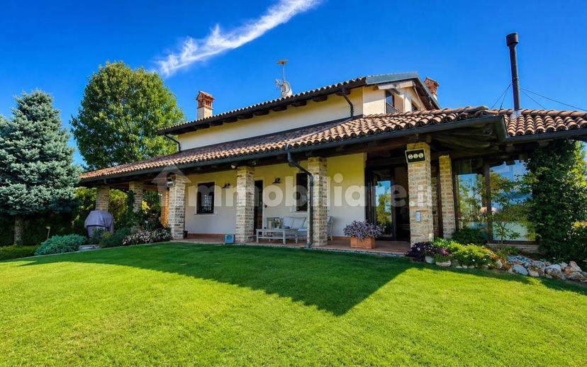 Villa unifamiliare via La Morra, Cherasco — foto 24 di 38
