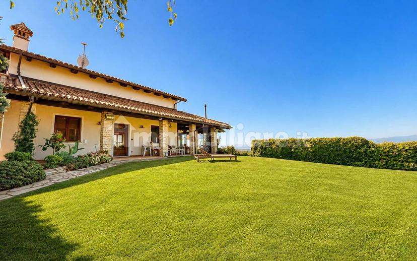 Villa unifamiliare via La Morra, Cherasco — foto 15 di 38