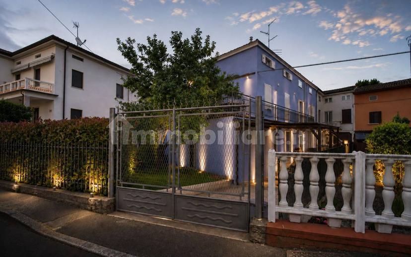 Villa a schiera via Martiri della Libertà, Ponte Taro, Fontevivo — foto 15 di 17