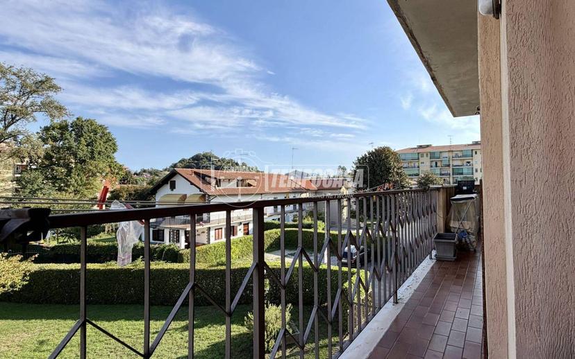 Quadrilocale via Vittorio Veneto 58, Centro, Arona — foto 12 di 39