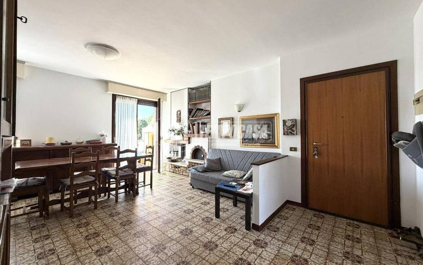 Quadrilocale via Vittorio Veneto 58, Centro, Arona — foto 4 di 39