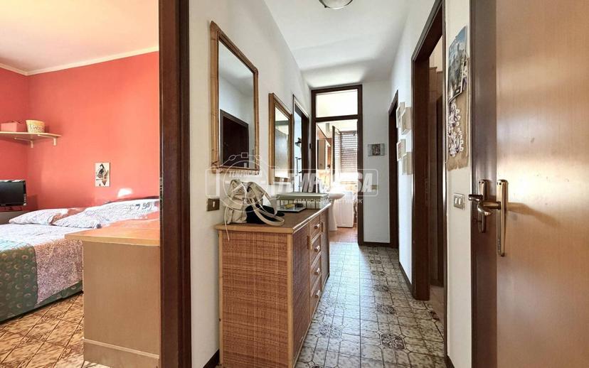 Quadrilocale via Vittorio Veneto 58, Centro, Arona — foto 39 di 39