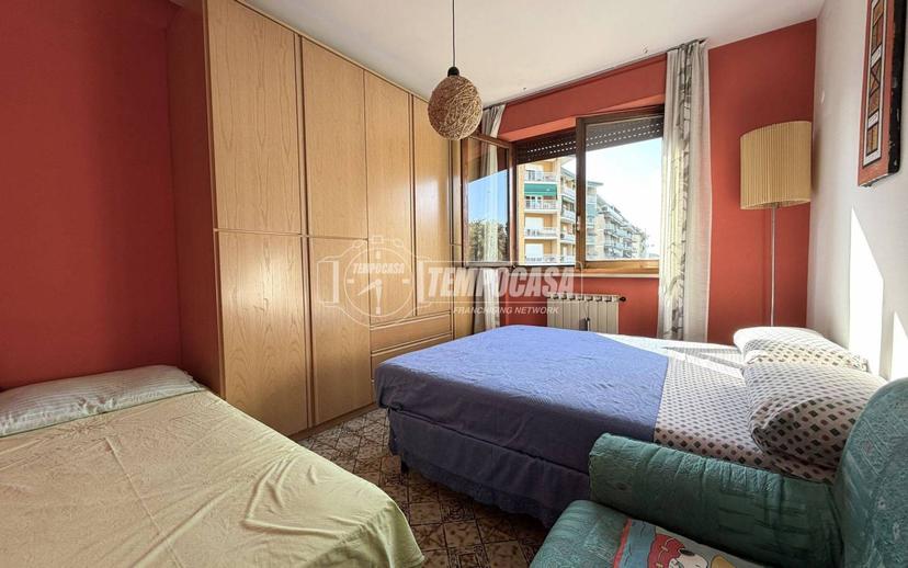 Quadrilocale via Vittorio Veneto 58, Centro, Arona — foto 3 di 39