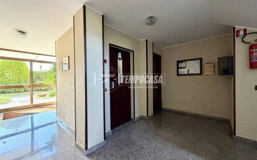Quadrilocale via Vittorio Veneto 58, Centro, Arona — foto 21 di 39