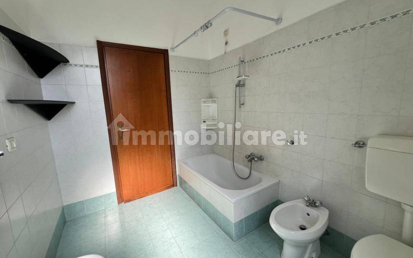 Bilocale via Giuseppe Mazzini, Albavilla — foto 5 di 19