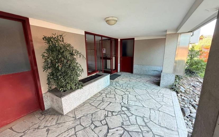 Trilocale via Don Luigi Vismara 43, Centro, Cislago