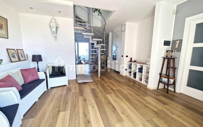 Trilocale via Colombarola 22, Centro, Sirmione — foto 23 di 38