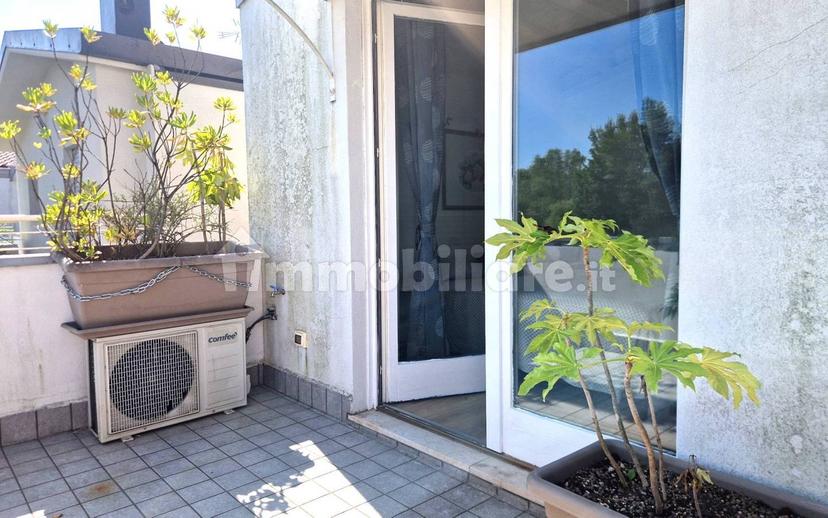 Trilocale via Colombarola 22, Centro, Sirmione — foto 2 di 38