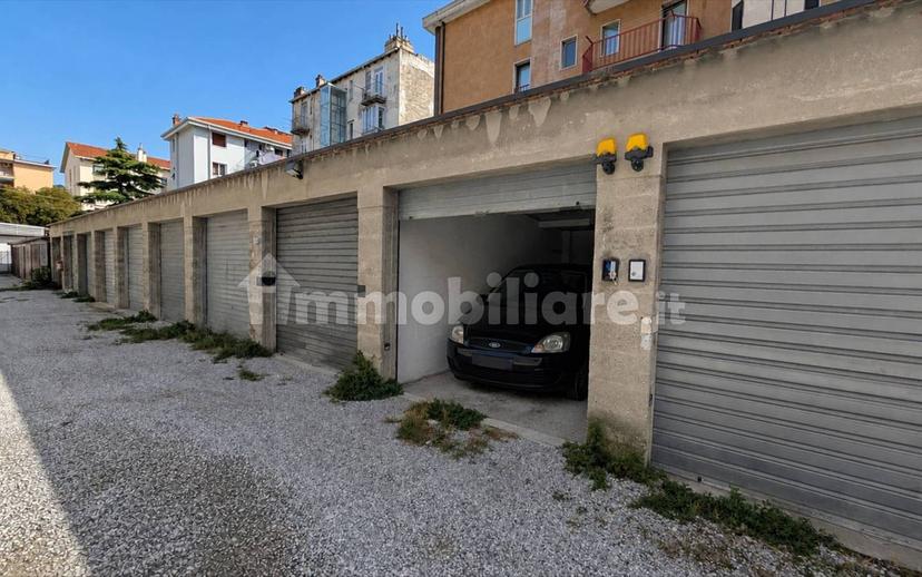Trilocale buono stato, quarto piano, San Luigi - Rozzol, Trieste — foto 19 di 26