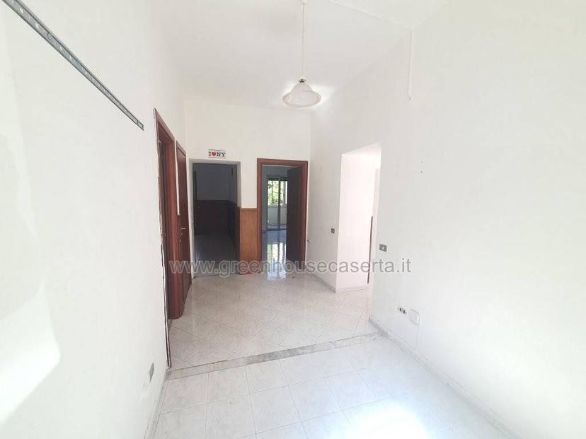 Trilocale via Cardinale Annibale da Ceccano 21, Centro Storico - Corso Trieste, Caserta — foto 7 di 40
