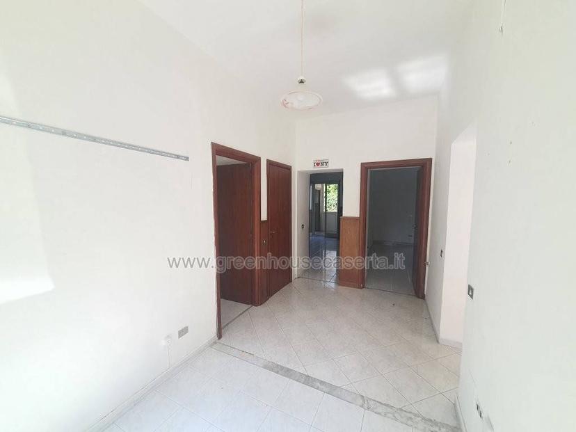 Trilocale via Cardinale Annibale da Ceccano 21, Centro Storico - Corso Trieste, Caserta — foto 27 di 40