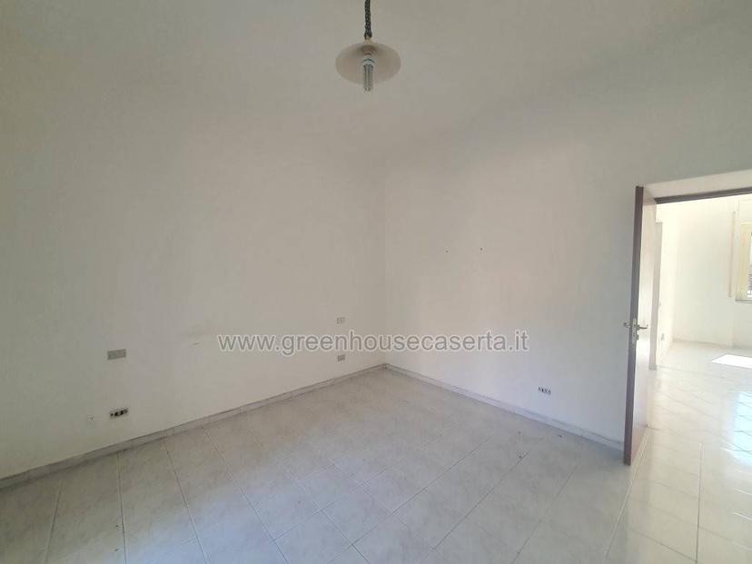 Trilocale via Cardinale Annibale da Ceccano 21, Centro Storico - Corso Trieste, Caserta — foto 32 di 40