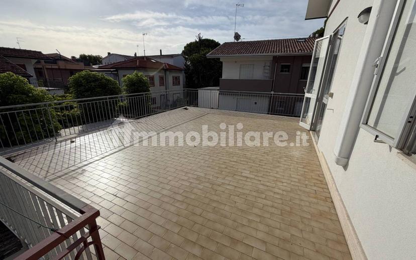 Appartamento viale Volturno 111, Centro, Cervia — foto 2 di 42