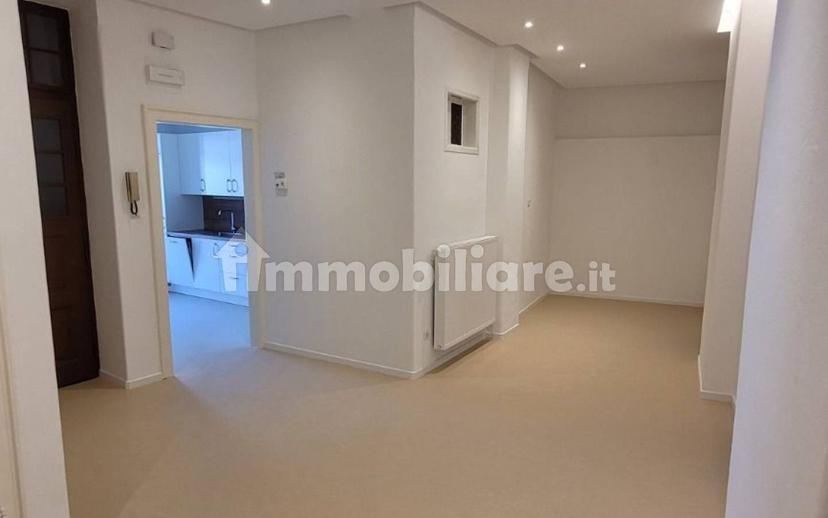 Trilocale ottimo stato, secondo piano, Centro, Merano — foto 10 di 10