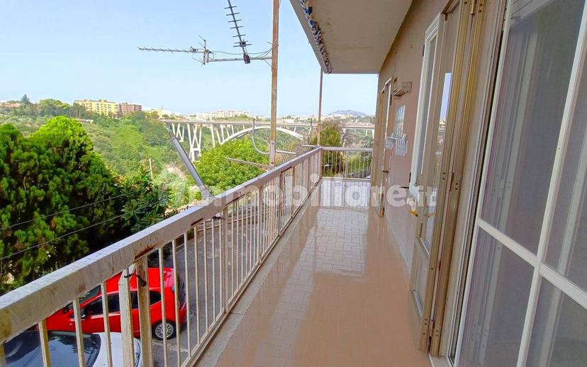 Quadrilocale via Carlo V 72, Centro Storico, Catanzaro — foto 26 di 49