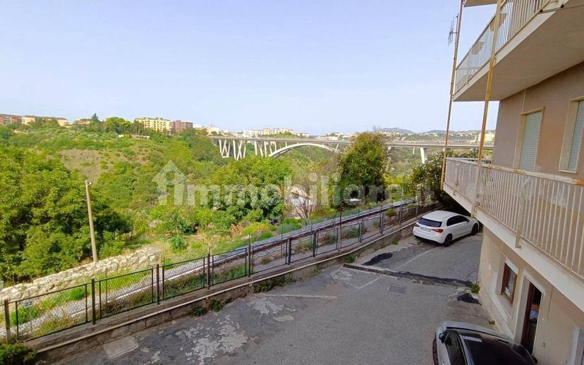 Quadrilocale via Carlo V 72, Centro Storico, Catanzaro — foto 49 di 49