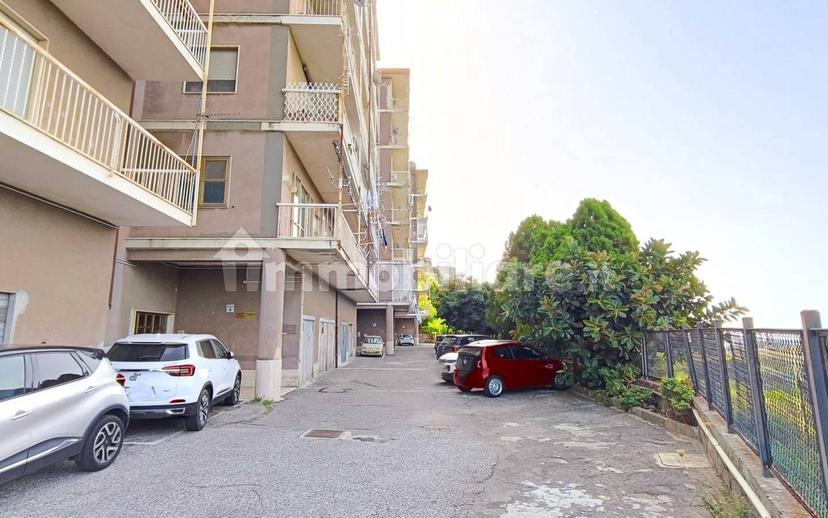 Quadrilocale via Carlo V 72, Centro Storico, Catanzaro — foto 36 di 49
