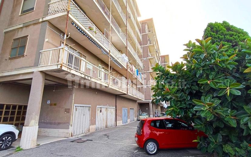 Quadrilocale via Carlo V 72, Centro Storico, Catanzaro — foto 27 di 49