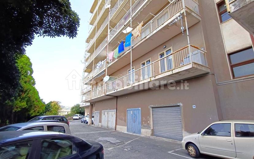 Quadrilocale via Carlo V 72, Centro Storico, Catanzaro — foto 11 di 49