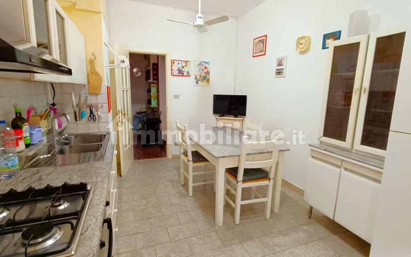 Quadrilocale via Carlo V 72, Centro Storico, Catanzaro — foto 24 di 49