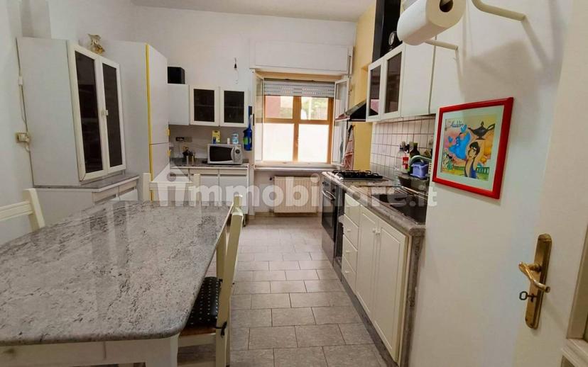 Quadrilocale via Carlo V 72, Centro Storico, Catanzaro — foto 25 di 49