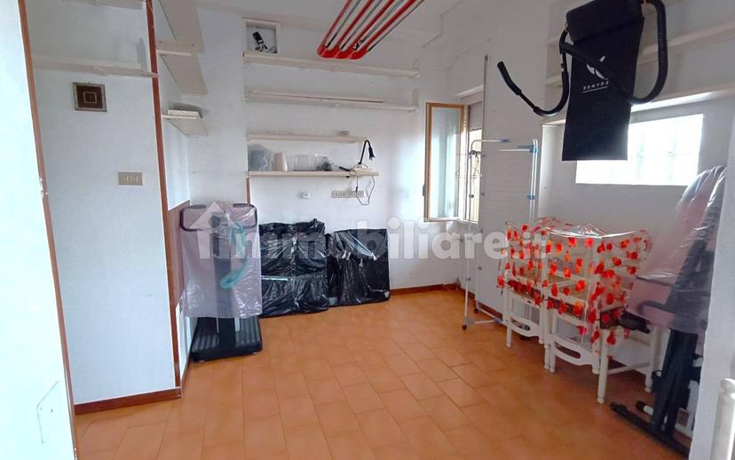 Quadrilocale via Carlo V 72, Centro Storico, Catanzaro — foto 45 di 49