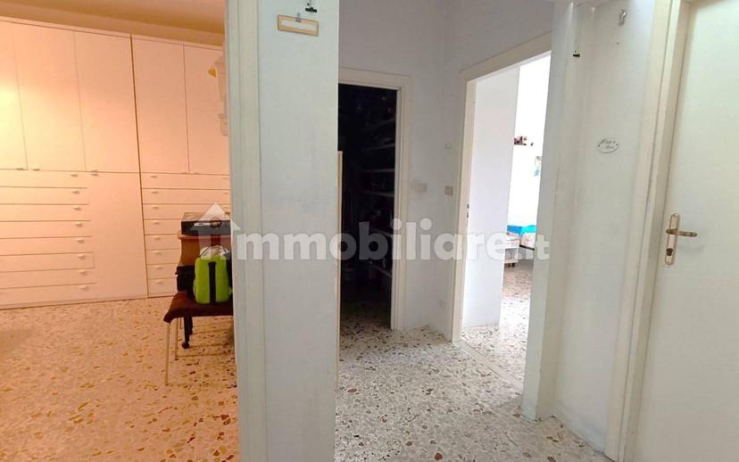 Quadrilocale via Carlo V 72, Centro Storico, Catanzaro — foto 28 di 49