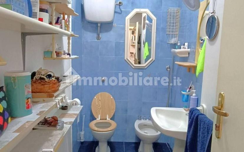 Quadrilocale via Carlo V 72, Centro Storico, Catanzaro — foto 8 di 49