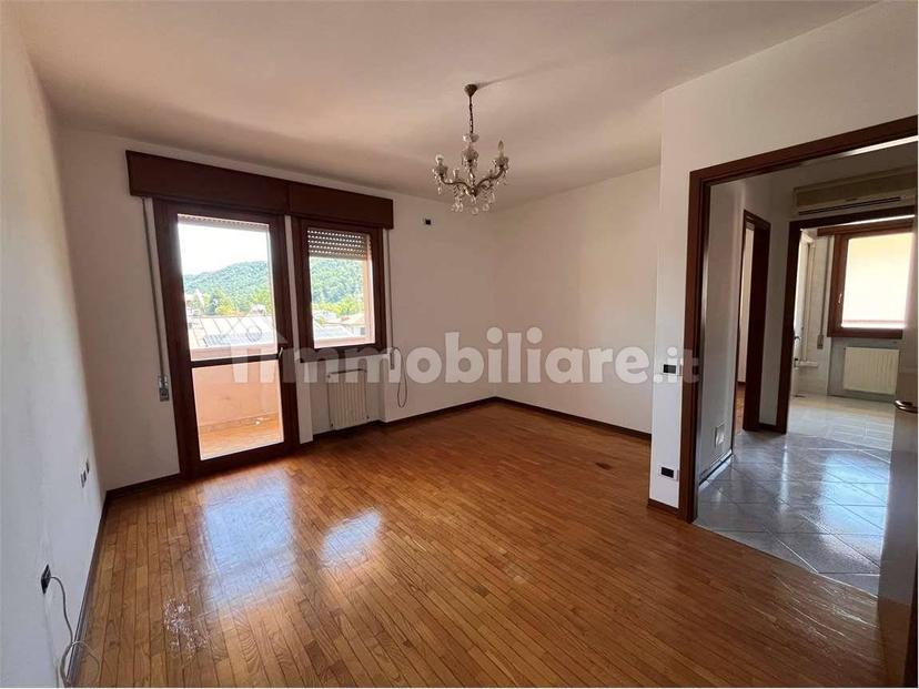 Appartamento buono stato, secondo piano, Centro, Follina — foto 11 di 23