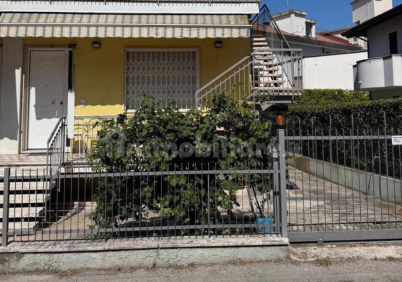 Quadrilocale viale Carbonia, Papini - Oltremare, Riccione
