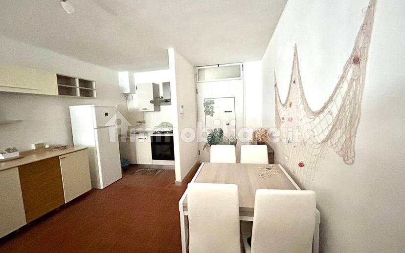 Bilocale piazza Nazioni Unite 1, Marina di Carrara, Carrara — foto 2 di 15