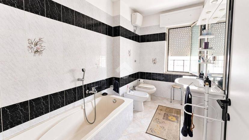 Appartamento via Sebastiano Mele 13, Centro, Oristano — foto 16 di 20