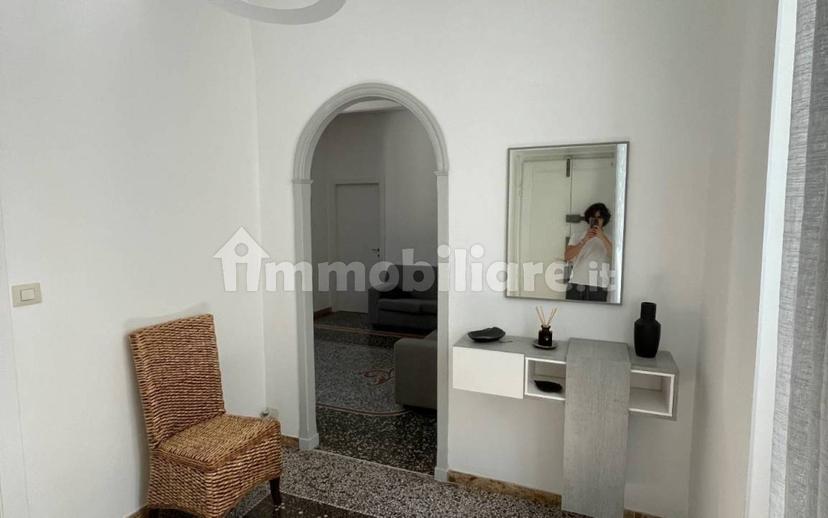 Stanza singola via Leon Battista Alberti 8, Genova — foto 2 di 10