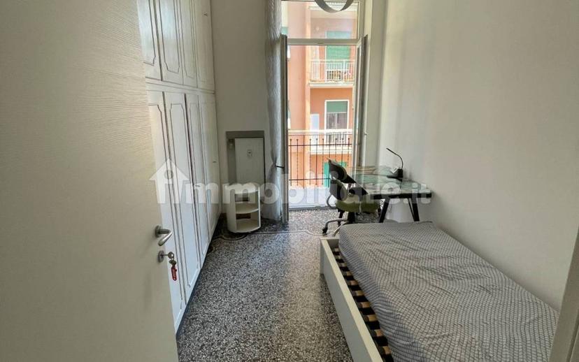Stanza singola via Leon Battista Alberti 8, Genova — foto 4 di 10