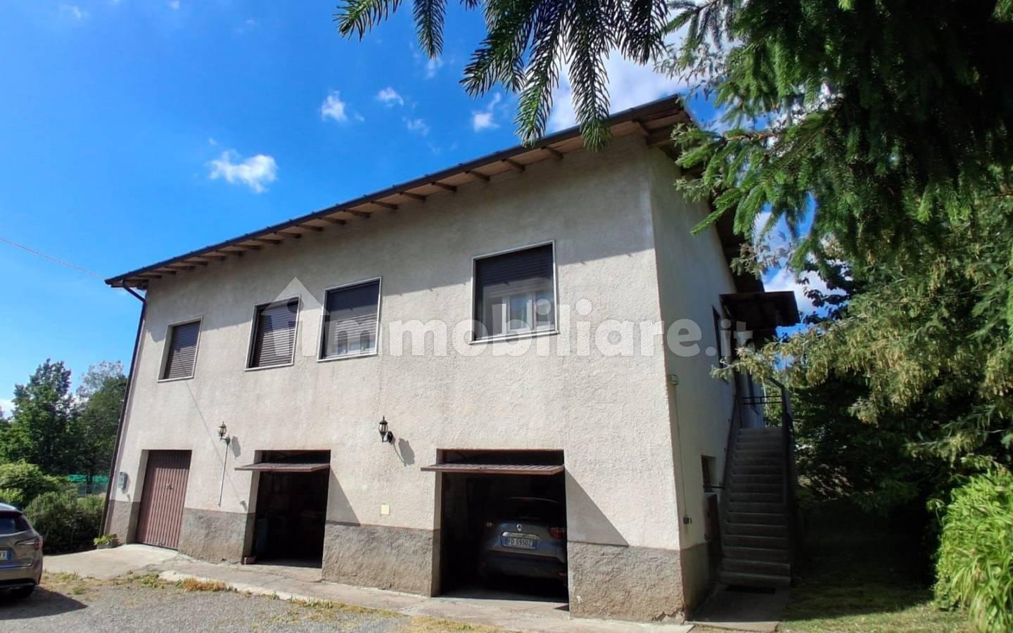 Villa bifamiliare via Cesare Battisti, Gemonio