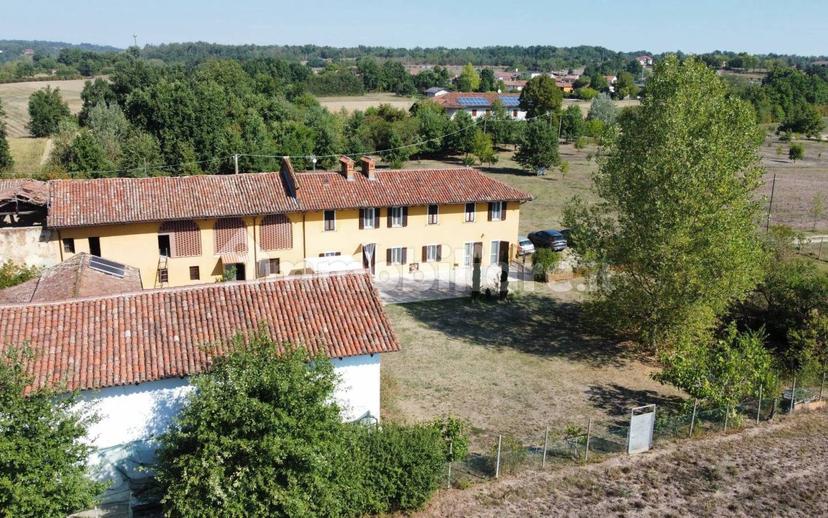 Cascina frazione Revignano, Vaglierano, Asti — foto 44 di 56