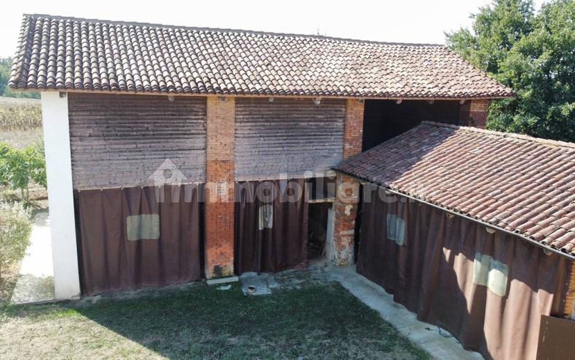 Cascina frazione Revignano, Vaglierano, Asti — foto 30 di 56