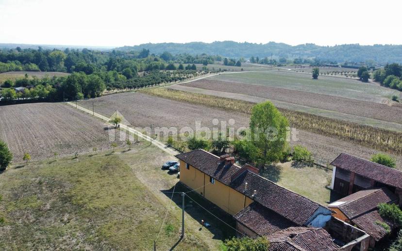 Cascina frazione Revignano, Vaglierano, Asti — foto 24 di 56