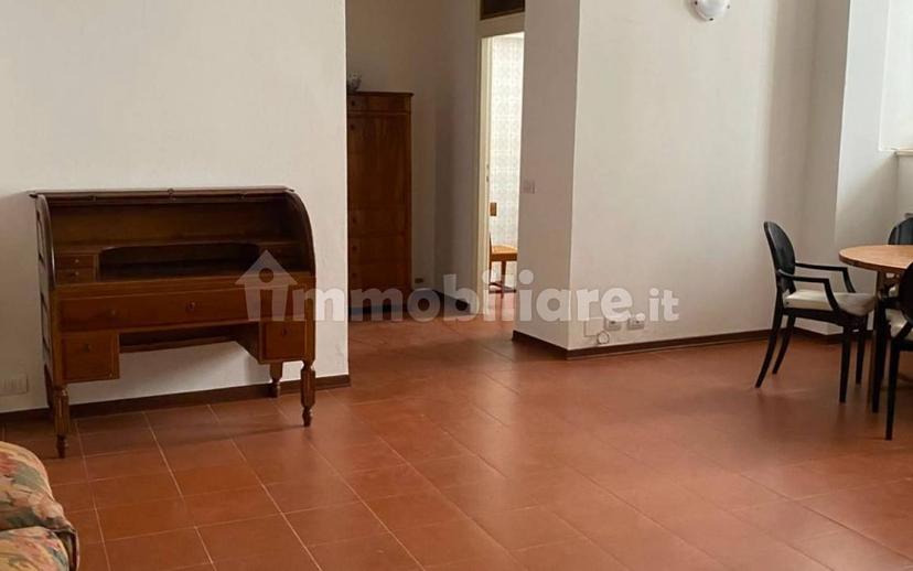 Trilocale Strada Benedetto Cairoli, Centro Storico, Parma — foto 5 di 10