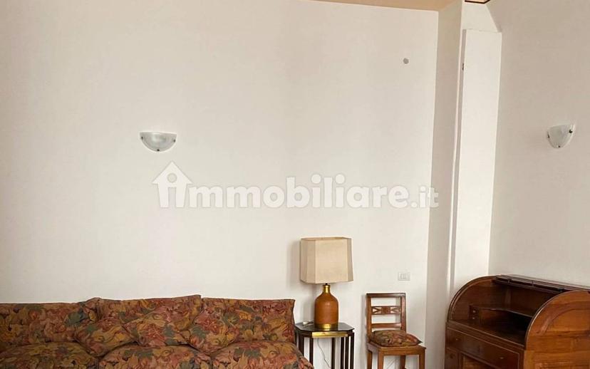 Trilocale Strada Benedetto Cairoli, Centro Storico, Parma — foto 2 di 10